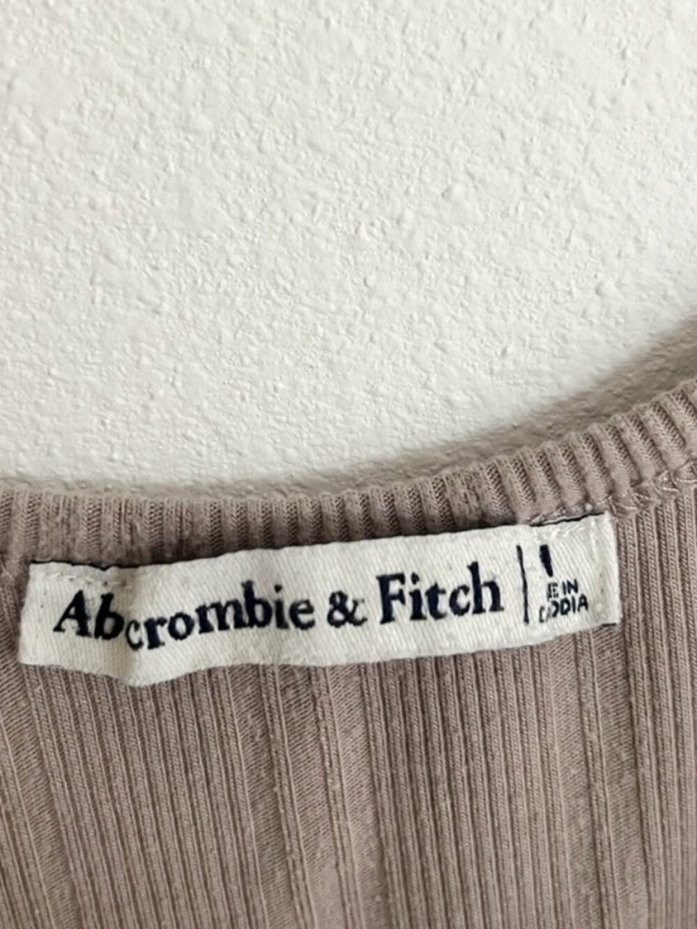Neck Tank Top Size M - Picture 3 of 4